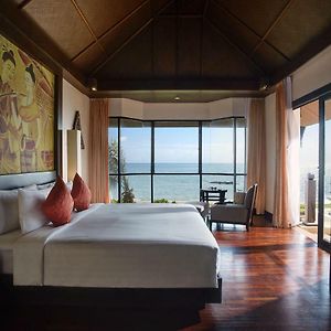 Beachfront Pool Villa